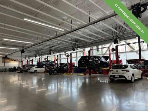 Used 2022 Toyota RAV4 SE w/ Convenience Package image 33