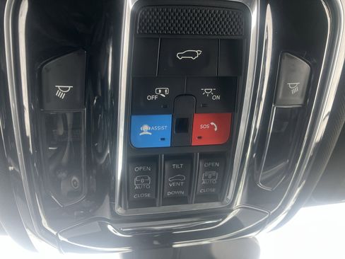 Used 2021 Jeep Grand Cherokee L Overland w/ Luxury Tech Group IV image 39