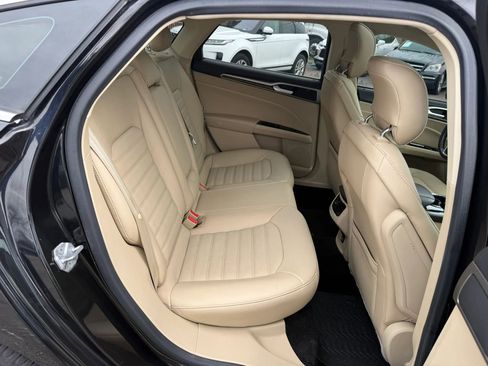 Used 2014 Ford Fusion SE w/ Equipment Group 202A FWD image 30