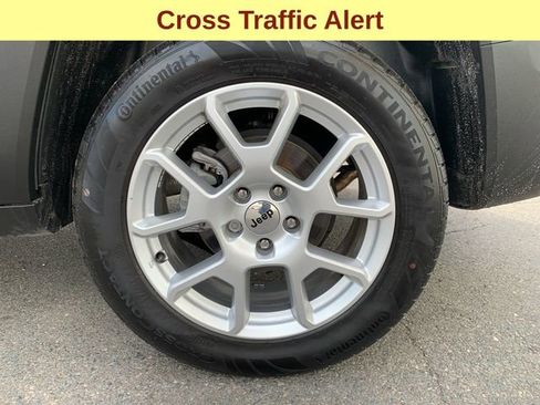 Used 2022 Jeep Renegade Latitude image 9