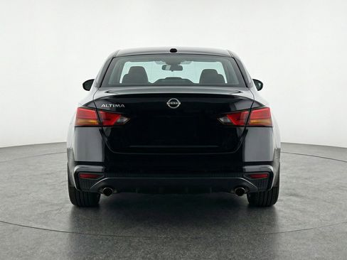 Used 2025 Nissan Altima 2.5 SV image 7