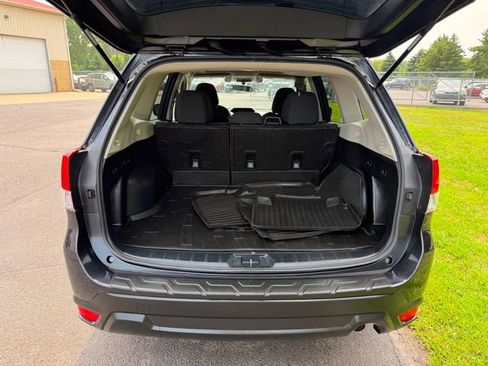 Used 2019 Subaru Forester Premium AWD/4WD image 3