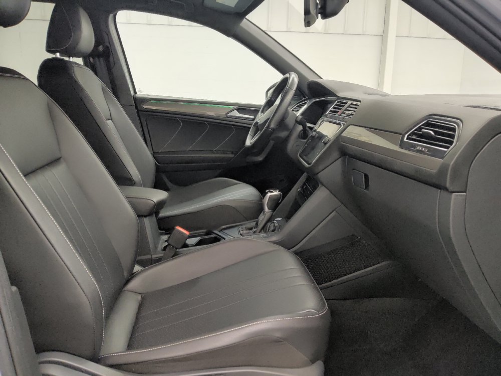 Used 2022 Volkswagen Tiguan SE R-Line FWD image 21