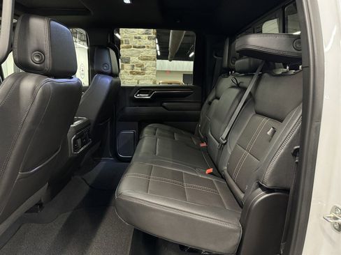 Used 2024 Chevrolet Silverado 2500 High Country w/ Technology Package AWD/4WD image 25