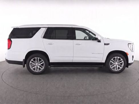 Used 2024 GMC Yukon SLT w/ SLT Luxury Package AWD/4WD image 8