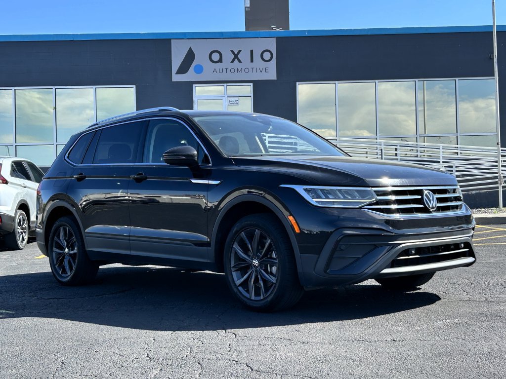 Used 2022 Volkswagen Tiguan SE FWD image 1