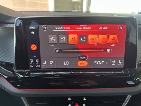 Used 2024 Volkswagen Atlas Peak Edition SEL image 29