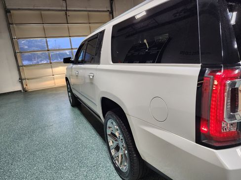 Used 2020 GMC Yukon XL Denali w/ Denali Ultimate Package image 10