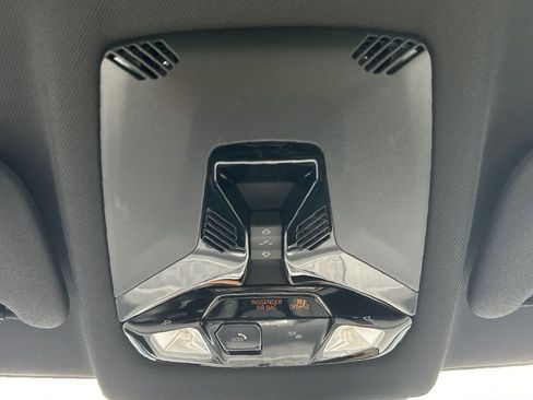 Used 2025 MINI Cooper 2-Door Hardtop image 35