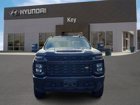 Used 2023 Chevrolet Silverado 2500 Custom w/ Custom Convenience Package image 8