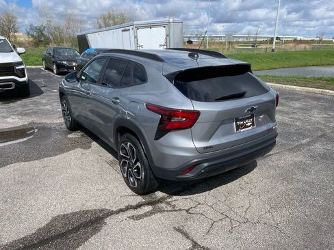 Used 2024 Chevrolet Trax RS w/ Sunroof Package image 5