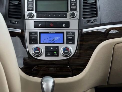 Used 2012 Hyundai Santa Fe Limited FWD image 16