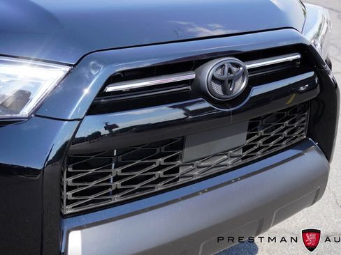 Used 2024 Toyota 4Runner TRD Off-Road Premium AWD/4WD image 16