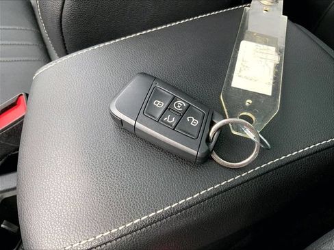 Used 2023 Volkswagen Tiguan SE w/ Panoramic Sunroof Package AWD/4WD image 20