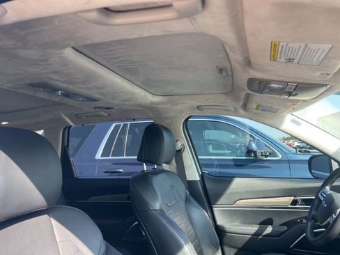 Used 2022 Kia Telluride SX w/ SX Prestige Package image 9
