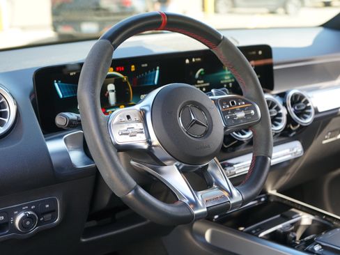 Used 2023 Mercedes-Benz GLB 35 AMG 4MATIC w/ Premium Package image 17