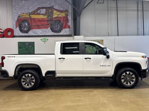 Used 2022 Chevrolet Silverado 2500 Custom w/ Custom Value Package AWD/4WD image 3