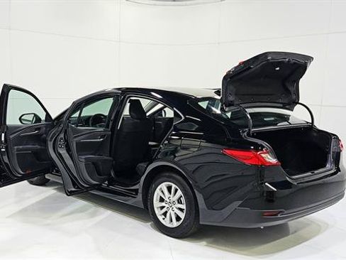 Used 2025 Toyota Camry LE FWD image 31