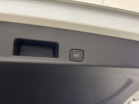 New 2026 Chevrolet Traverse RS image 24