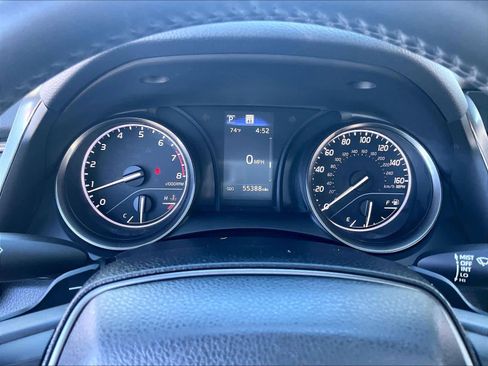 Used 2023 Toyota Camry SE image 21