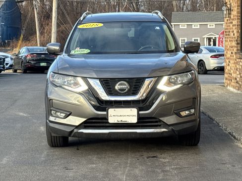 Used 2018 Nissan Rogue SV w/ Sun & Sound Touring Package image 8