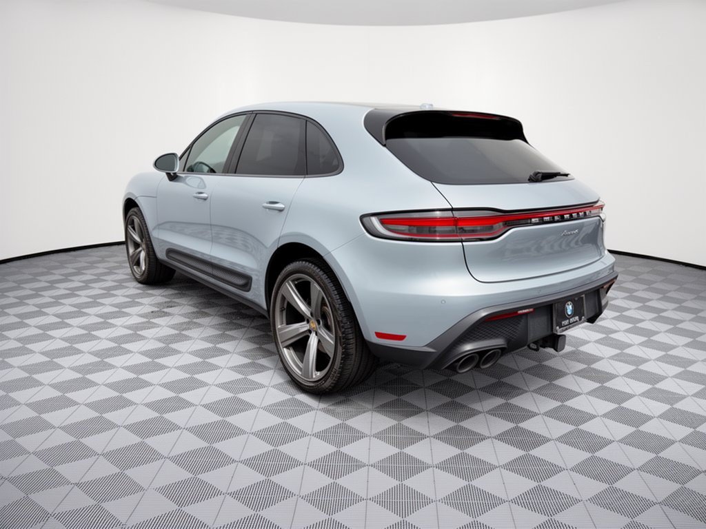Used 2023 Porsche Macan AWD/4WD image 3