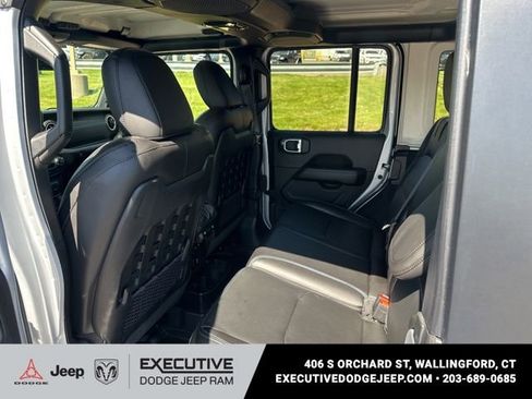 Used 2023 Jeep Wrangler Unlimited Rubicon 4xe w/ Cold Weather Group AWD/4WD image 9