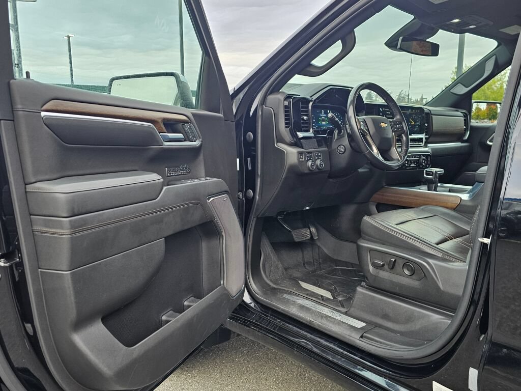 Certified 2022 Chevrolet Silverado 1500 High Country AWD/4WD image 24