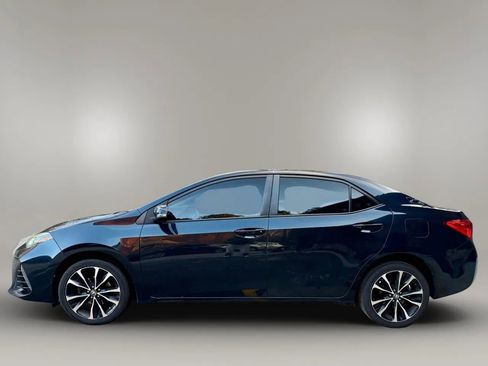 Used 2018 Toyota Corolla SE image 2