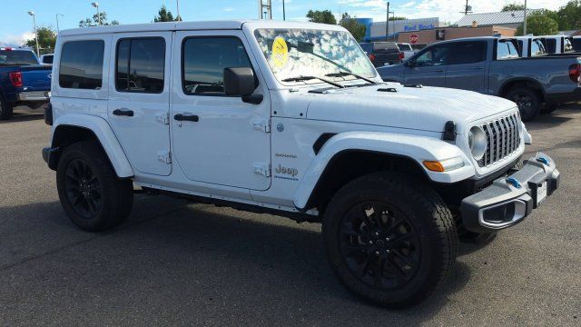 Used 2024 Jeep Wrangler Unlimited Sahara AWD/4WD image 2