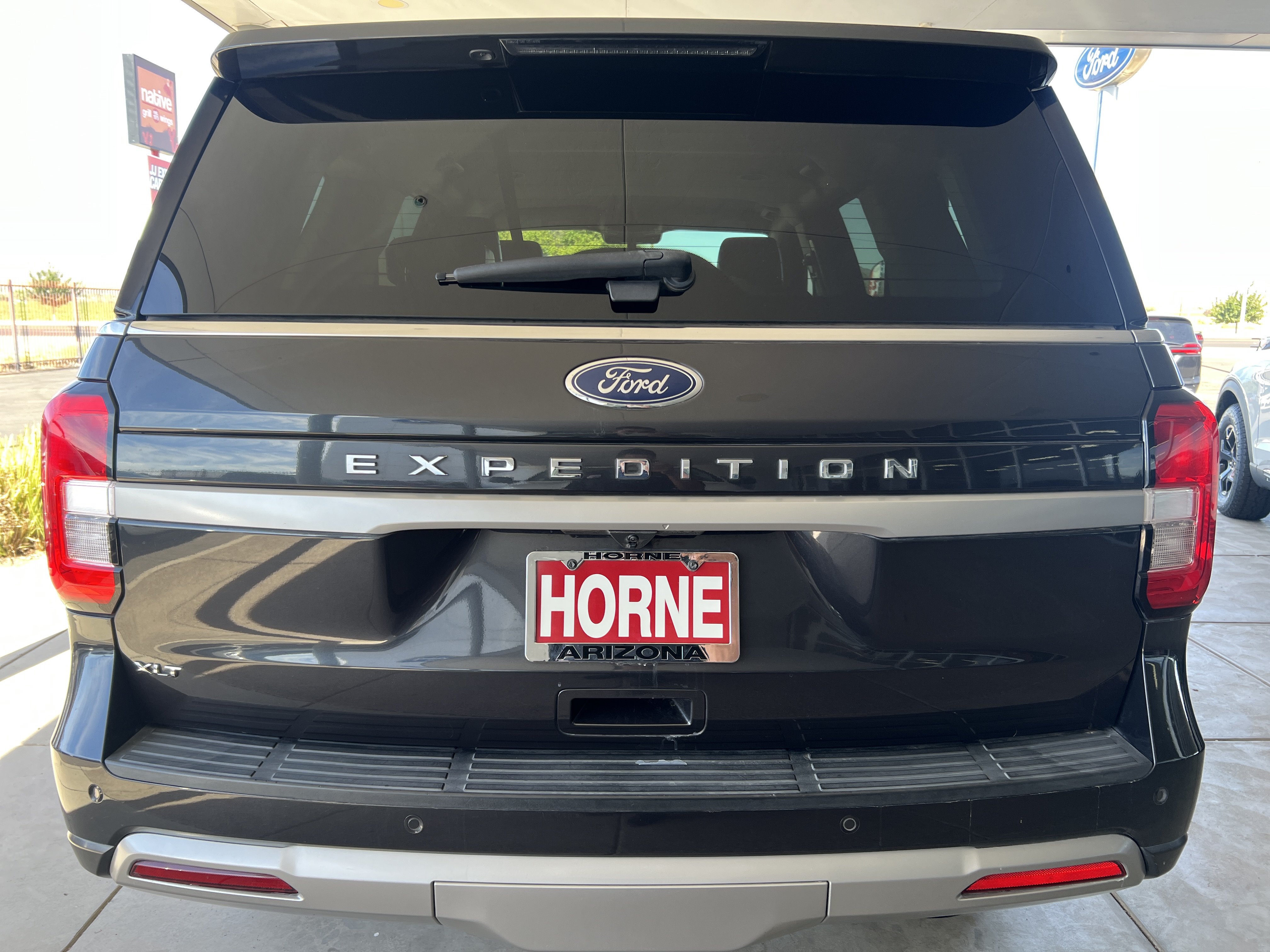 Used 2022 Ford Expedition XLT AWD/4WD image 5