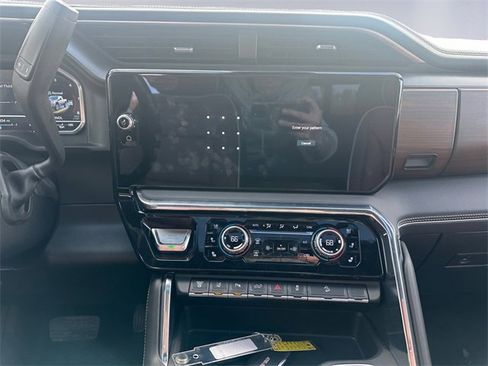 Used 2024 GMC Sierra 3500 Denali Ultimate image 6