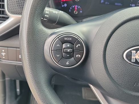 Used 2020 Kia Soul LX FWD image 22