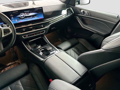 Certified 2024 BMW X5 xDrive40i w/ M Sport Package image 24