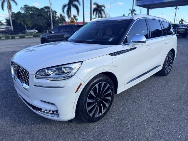Used 2022 Lincoln Aviator Black Label Grand Touring w/ Class IV Trailer Tow Package AWD/4WD image 3