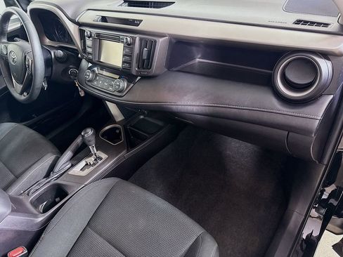 Certified 2018 Toyota RAV4 XLE FWD image 28