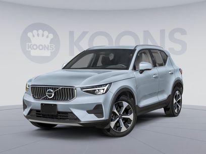 Used 2025 Volvo XC40 B5 Plus