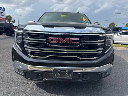 Used 2024 GMC Sierra 1500 SLT AWD/4WD image 8