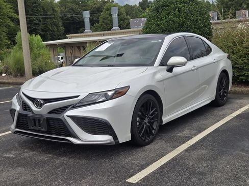 Used 2022 Toyota Camry XSE w/ Navigation Package FWD image 4