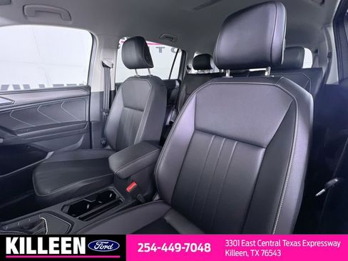 Used 2024 Volkswagen Tiguan SE image 9
