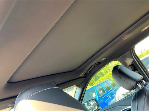 New 2025 Jeep Grand Cherokee Limited w/ Black Appearance Package image 17