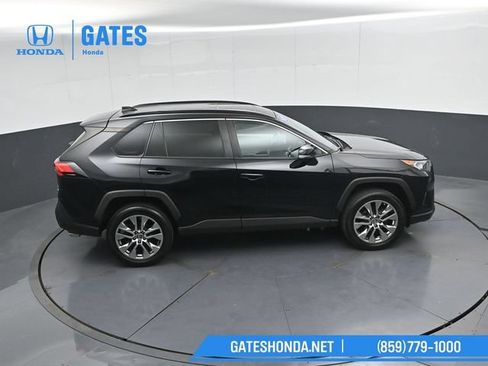 Used 2019 Toyota RAV4 XLE Premium w/ Cold Weather Package AWD/4WD image 46