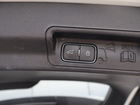 Used 2023 Ford Explorer XLT w/ Equipment Group 202A AWD/4WD image 33