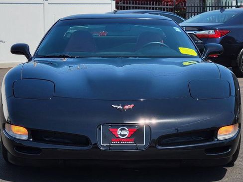 Used 1999 Chevrolet Corvette Coupe w/ Lighting Pkg RWD image 3