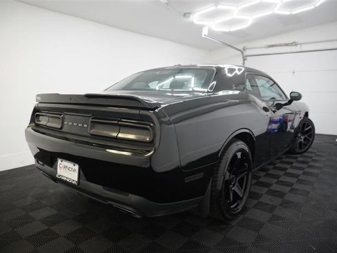Used 2018 Dodge Challenger R/T RWD image 7