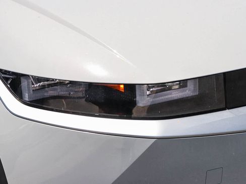 Used 2024 Hyundai Ioniq 5 SE RWD image 17