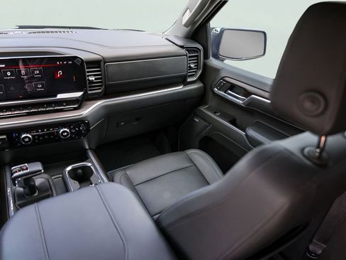 Used 2023 GMC Sierra 1500 SLT AWD/4WD image 31