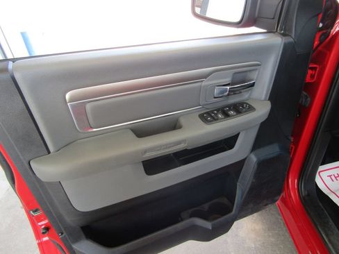 Used 2019 RAM 1500 Classic SLT w/ Luxury Group AWD/4WD image 18
