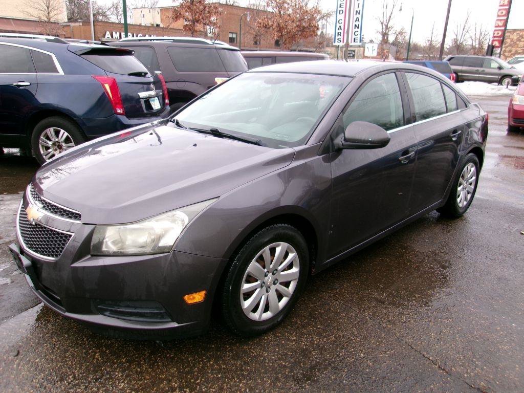 Used 2011 Chevrolet Cruze LT FWD image 2