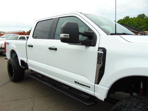 Used 2025 Ford F250 XLT AWD/4WD image 41